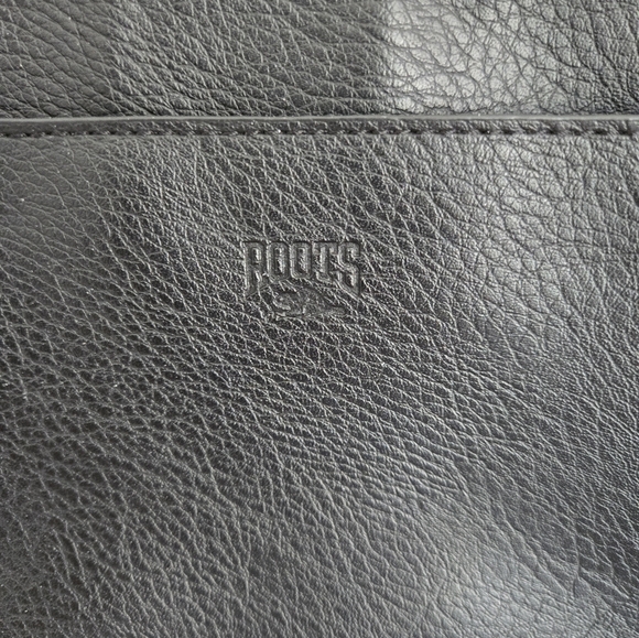 Roots black handbag - Picture 4 of 8